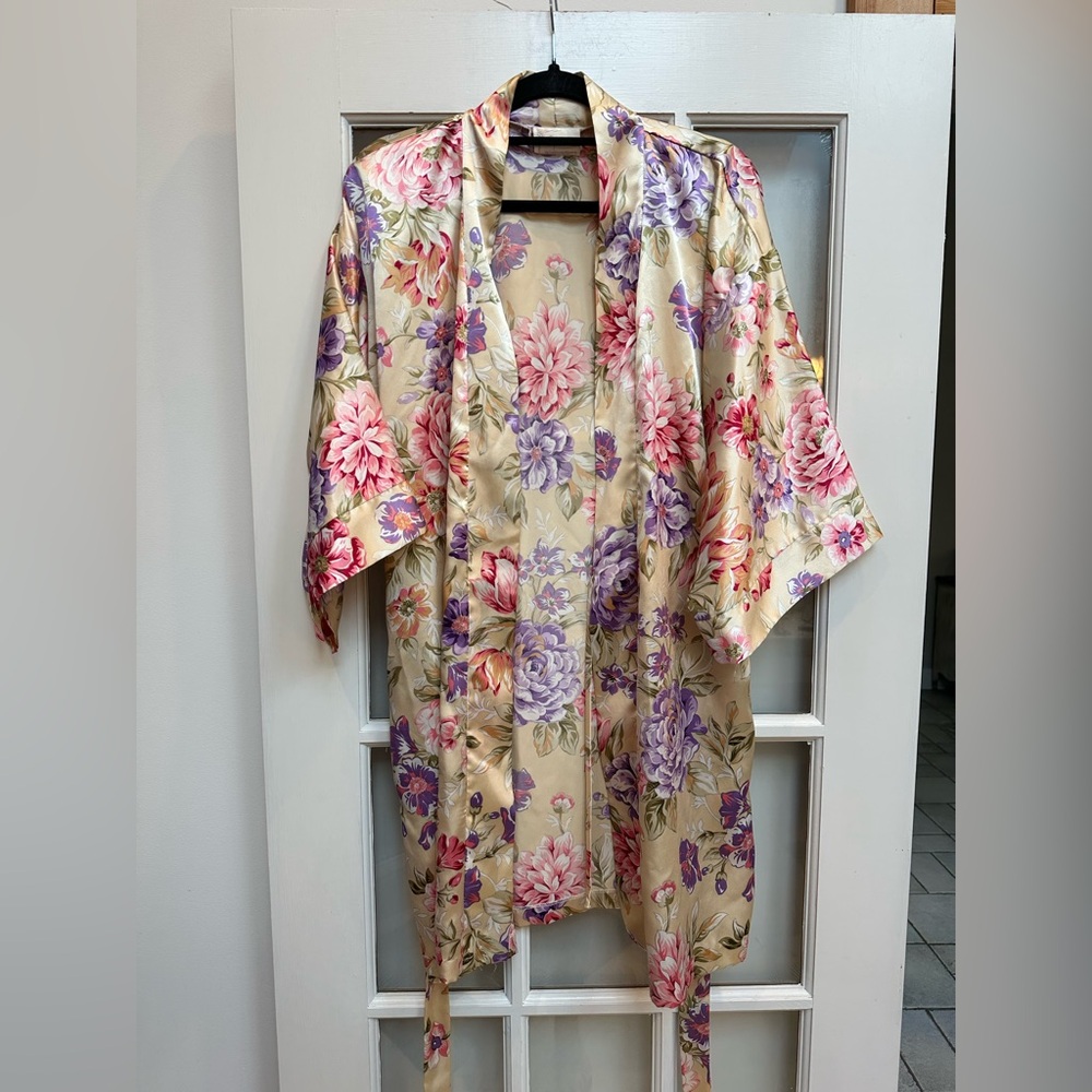 Vintage Expressions California Dynasty 80’s Satin Floral Kimono Robe Size Medium
